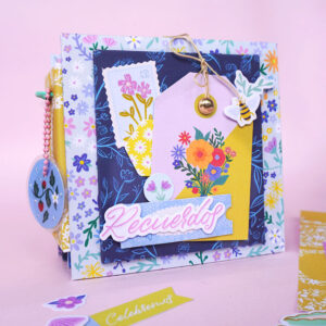Recuerdos Mini Album - DIY Scrapbook